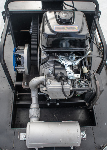 Снегоход БТС Арктик - 4Т Лонг 20 л.с. белый (машинокомплект) | Мототека